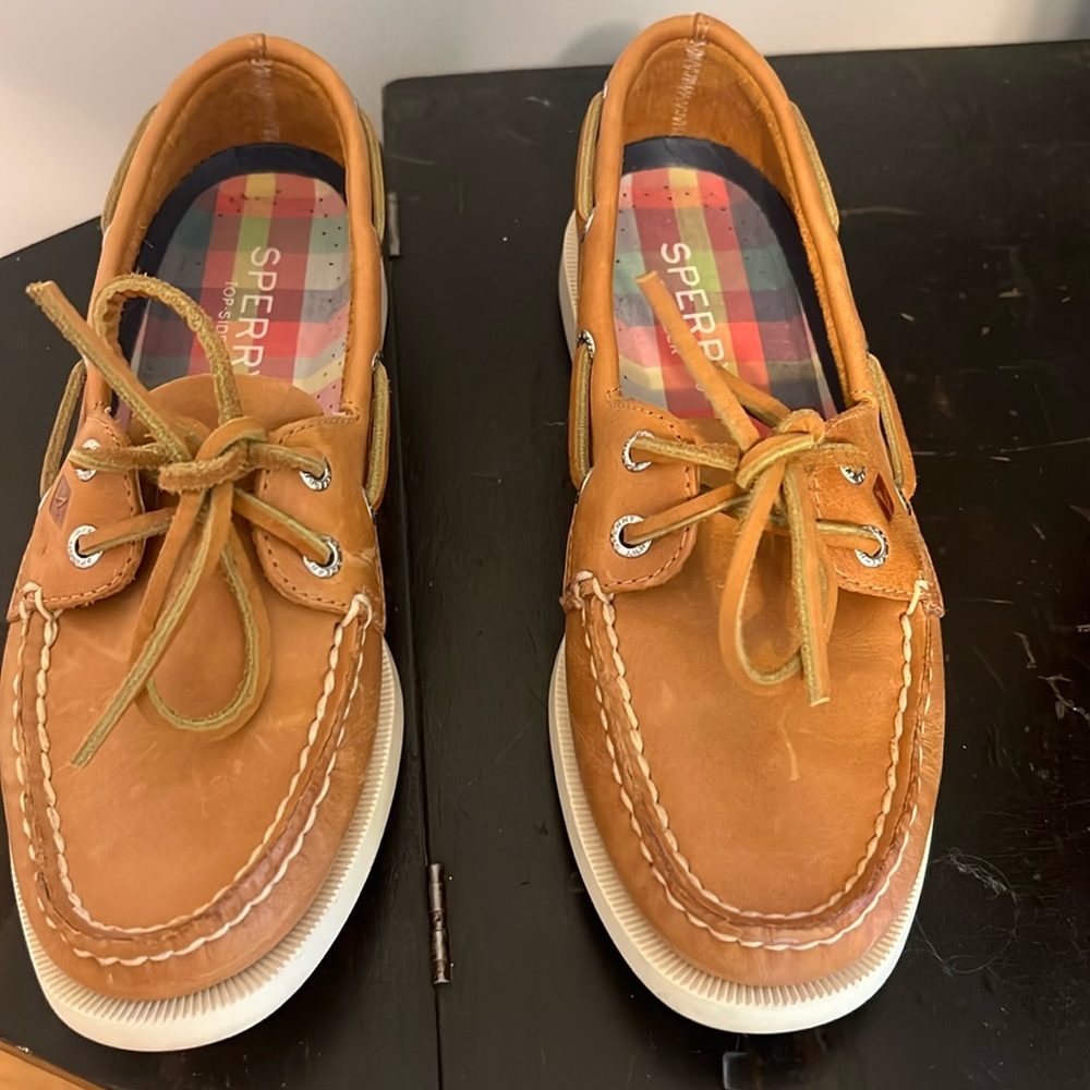 Sperry Top Sider 2 Eye Boat Shoes. Like New. Size 5.5